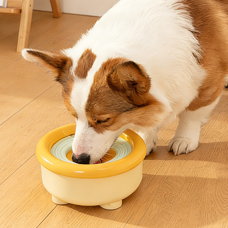 Anti-Splash Floating Pet Water Bowl, 1500ml Large Capacity, Tip-Proof and Chin-Dry Design - Yellow