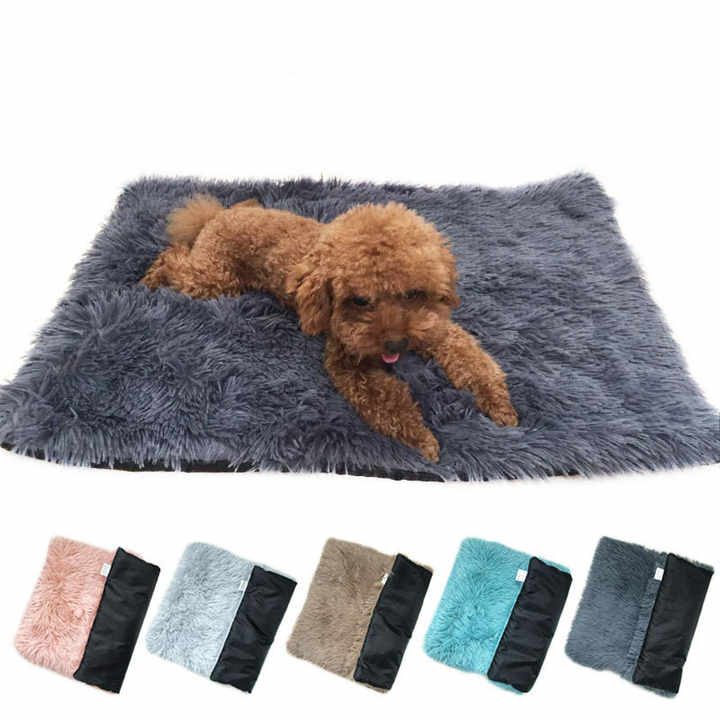 Light Grey Plush Pet Mat for Dogs and Cats - 70x100cm, Anti-Slip, Warm and Cozy for Autumn and Winter